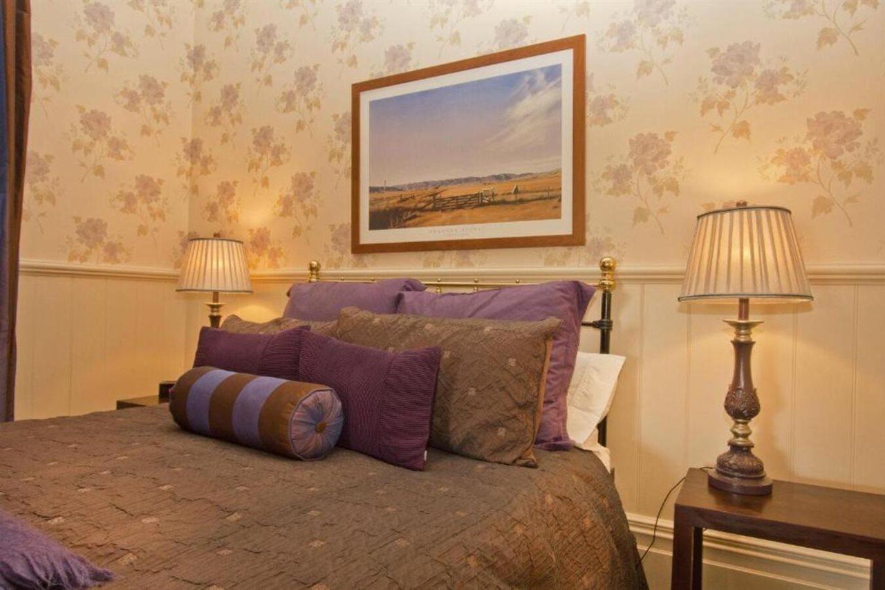 Lilac Rose Boutique Bed And Breakfast Крайстчърч Екстериор снимка