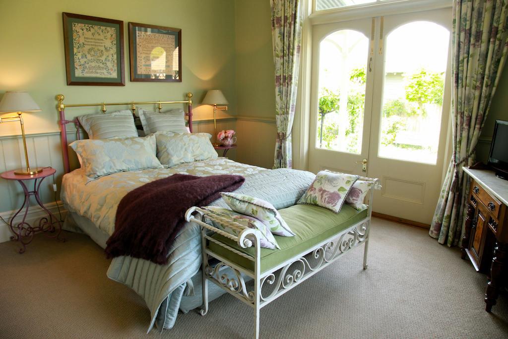 Lilac Rose Boutique Bed And Breakfast Крайстчърч Стая снимка
